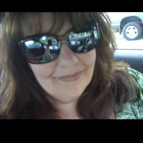 Meet your Posher, Rosemary - Picture 1 of 3